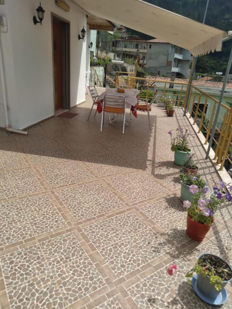 Sara Guesthouse Berat Zewnętrze zdjęcie